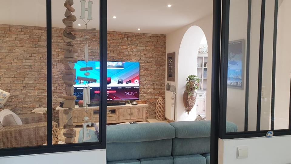 Rdc De Maison Avec Terrasse Barbecue ツーロン エクステリア 写真
