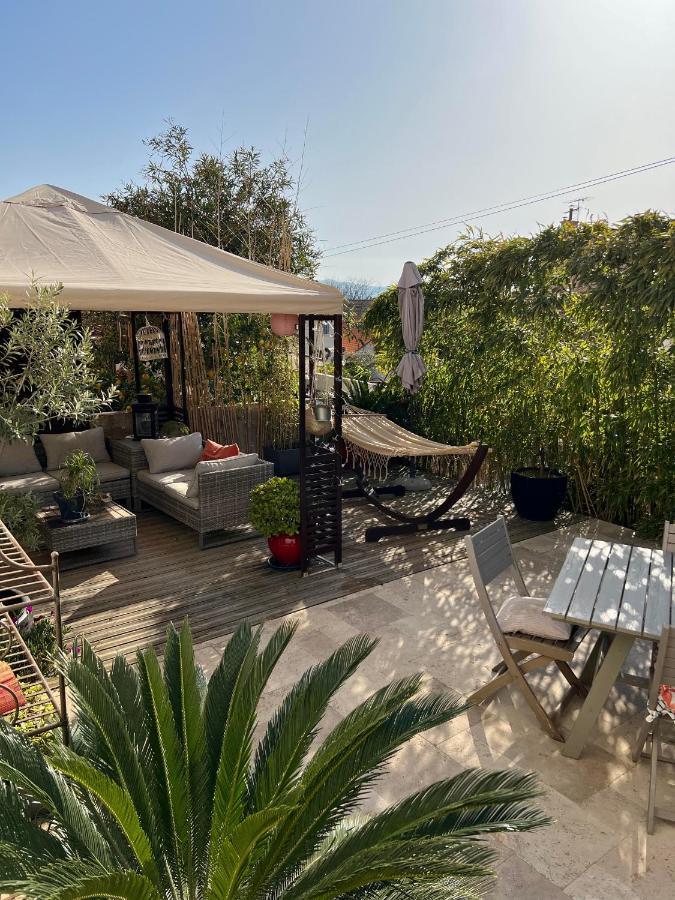 Rdc De Maison Avec Terrasse Barbecue ツーロン エクステリア 写真