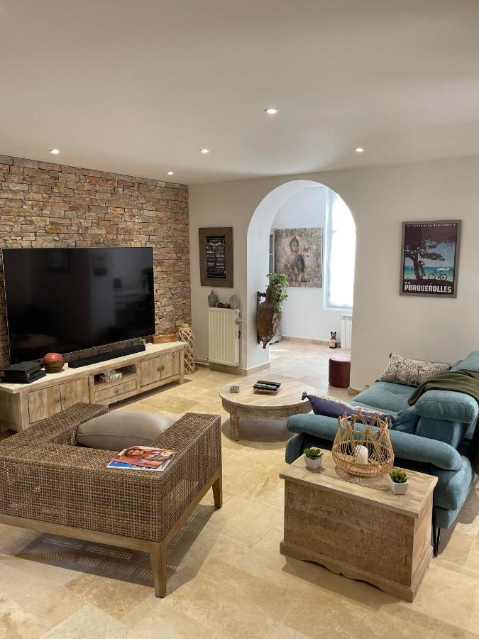 Rdc De Maison Avec Terrasse Barbecue ツーロン エクステリア 写真