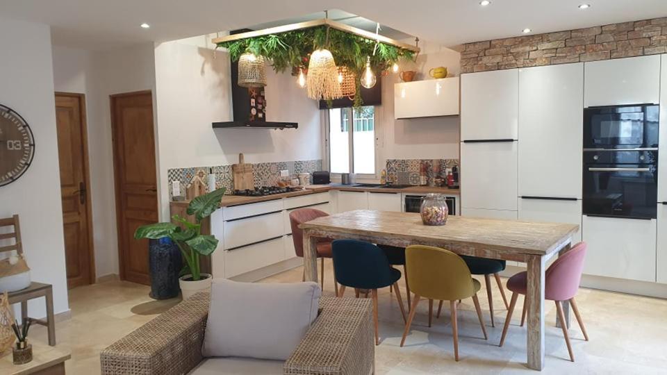 Rdc De Maison Avec Terrasse Barbecue ツーロン エクステリア 写真